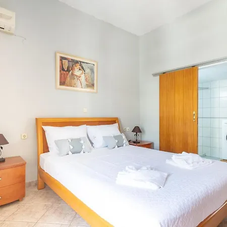 Spacious Near Downtown Διαμέρισμα