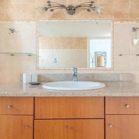 Spacious Near Downtown * Ηράκλειο Κρήτης