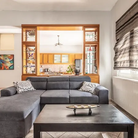 Spacious Near Downtown *