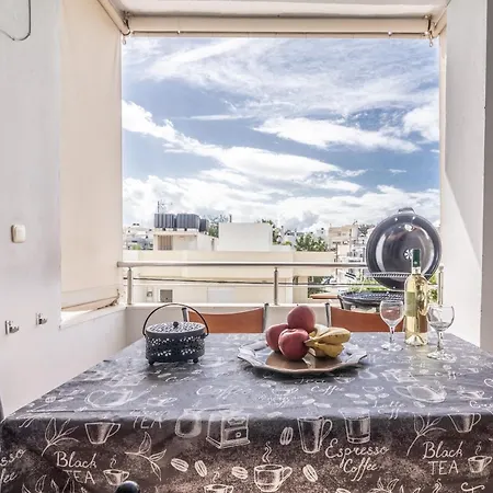 Spacious Near Downtown Διαμέρισμα *