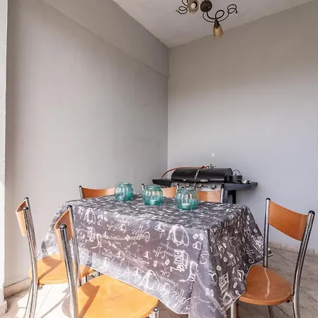 Spacious Near Downtown